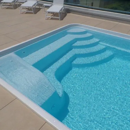 Comfortable Featuring A Rooftop Pool דירה